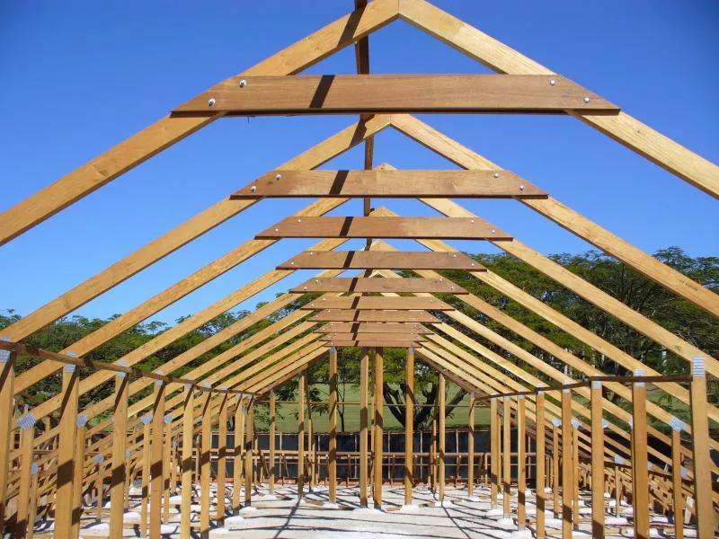 madeira para telhados