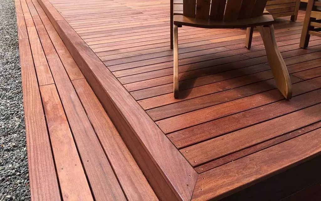 Deck de madeira cumaru