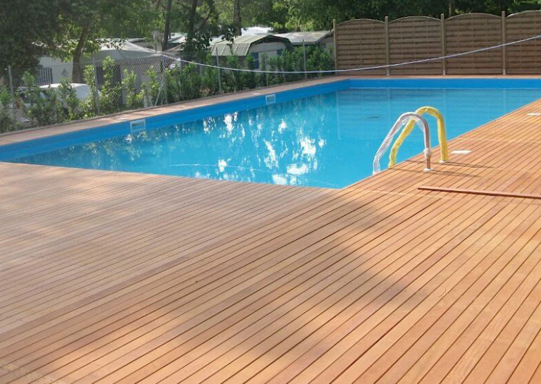 Qual a melhor madeira para deck de piscina
