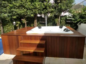 Deck de Madeira com Spa