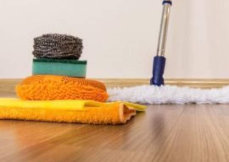 como limpar piso laminado